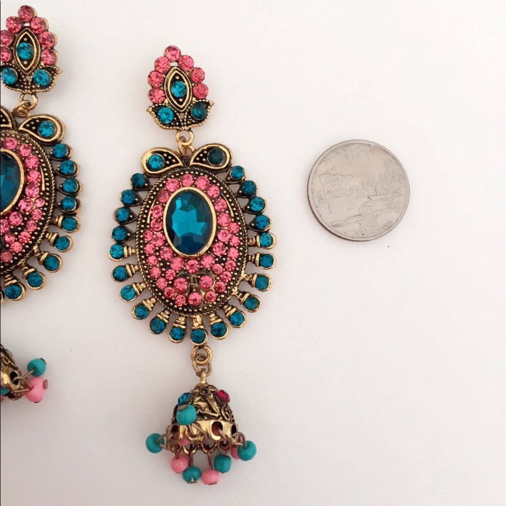 #B15 Antique Classy Dangle Earrings - Picture 3 of 5