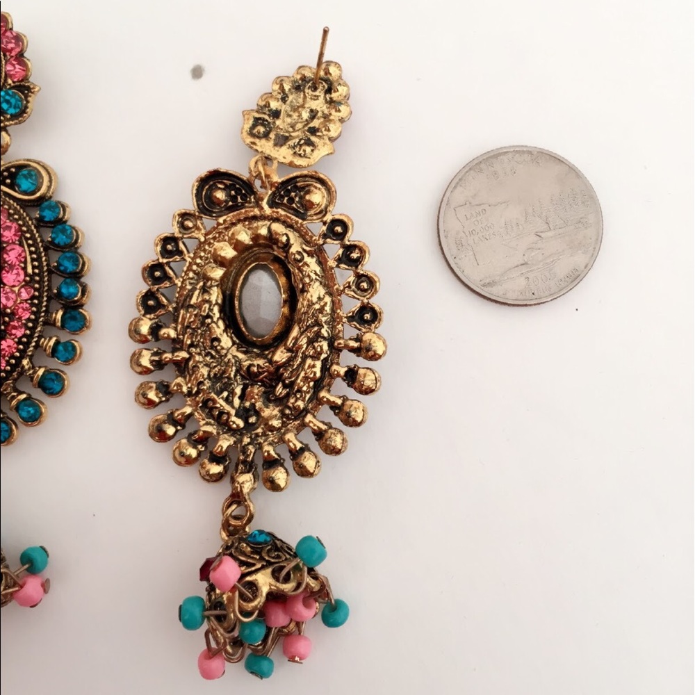 #B15 Antique Classy Dangle Earrings - Picture 4 of 5