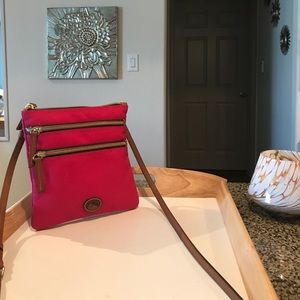 Dooney & Bourke fusia crossbody