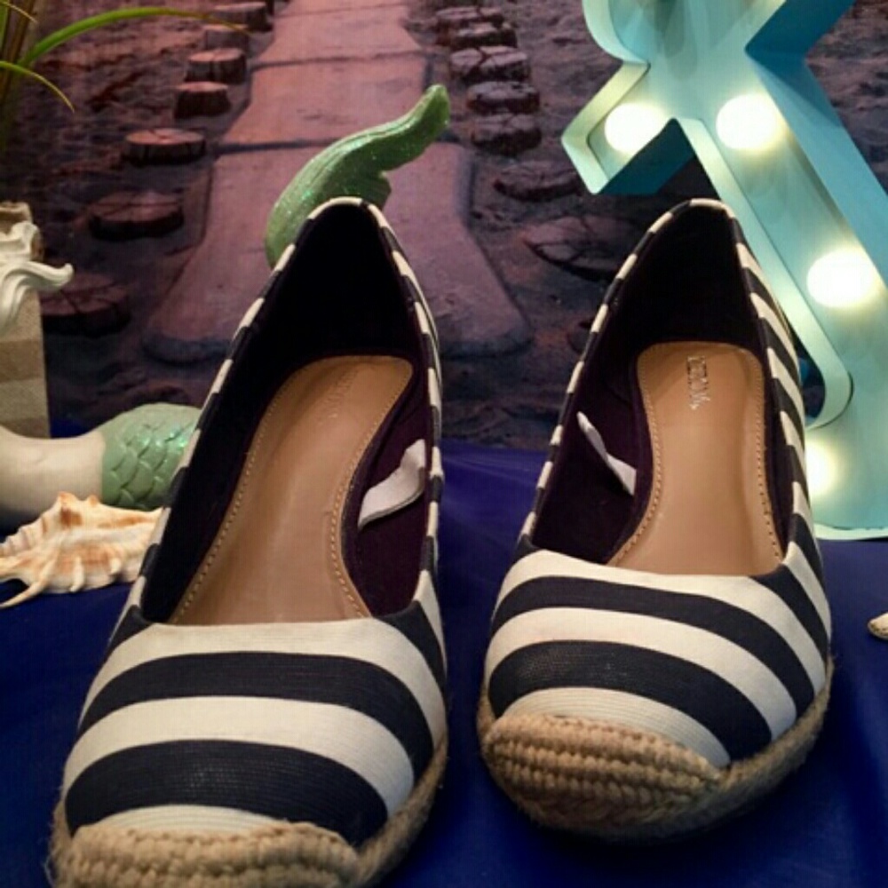 "NEW NAUTICAL" Navy Blue & White Shoe