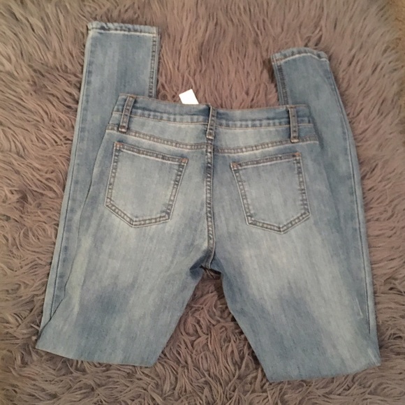 Brandy Melville skinny jeans - Picture 3 of 3