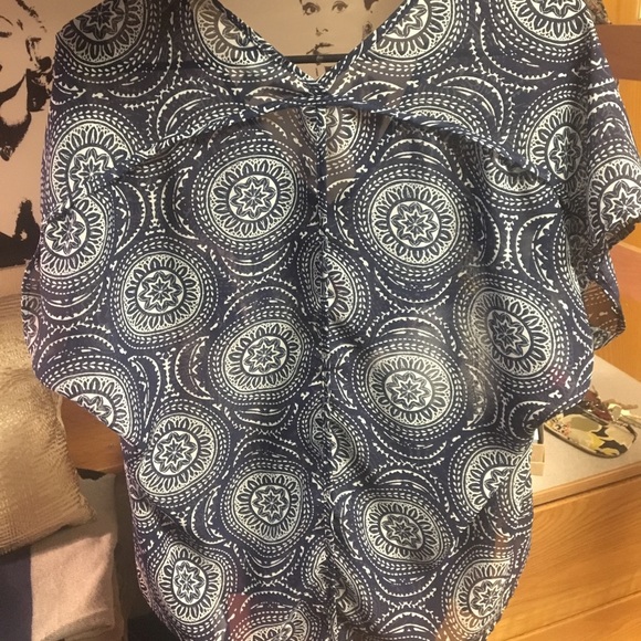Patterned blouse - Picture 2 of 3