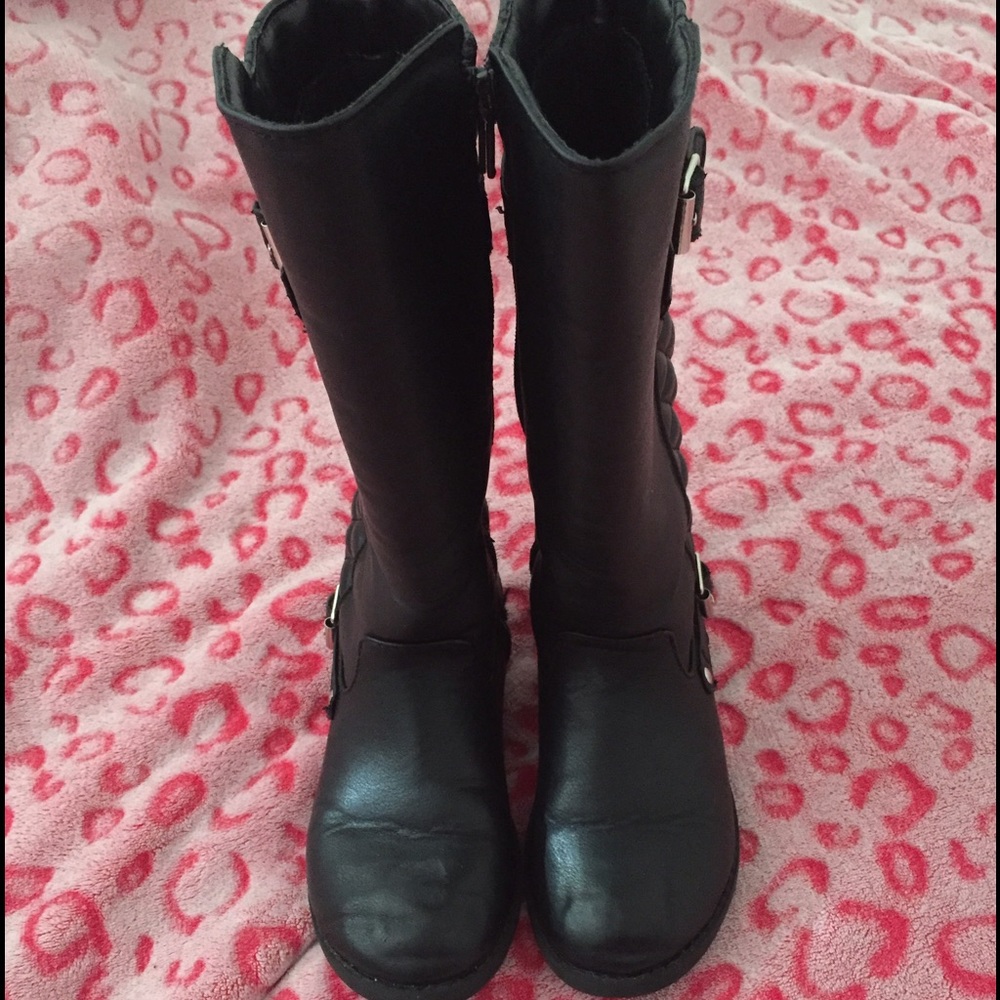 Girls black boots