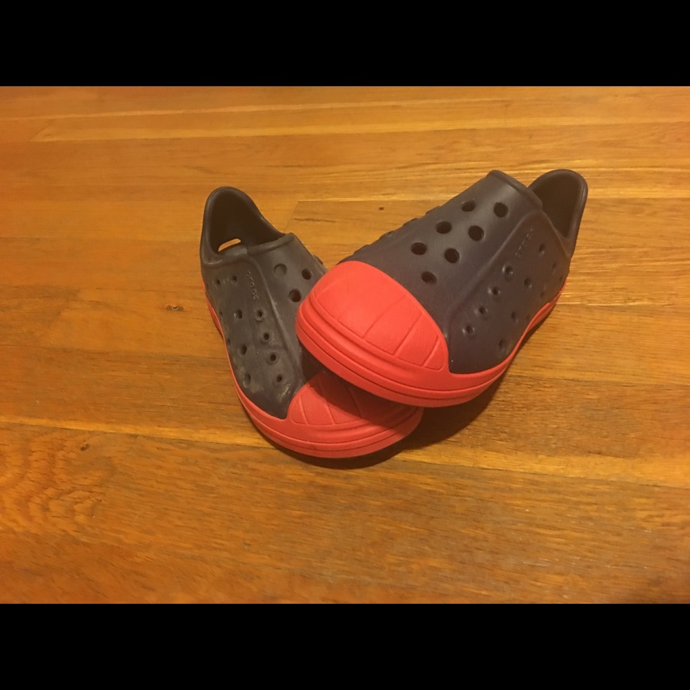 Toddler crocs