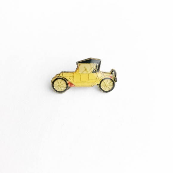 Vintage Accessories - Vintage Car Enamel Pin
