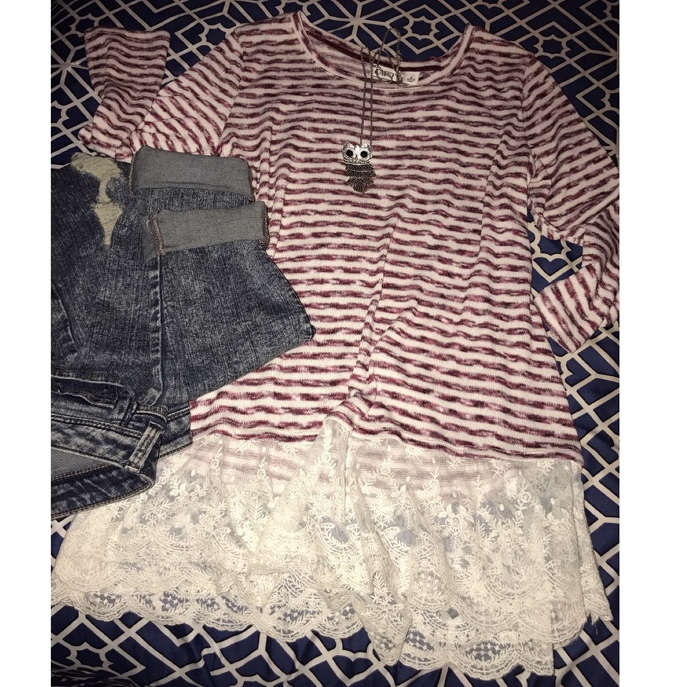Stripes and lace 😍