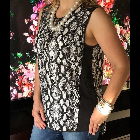 Calvin Klein Sleeveless Top πHOST PICKπ - Picture 3 of 4