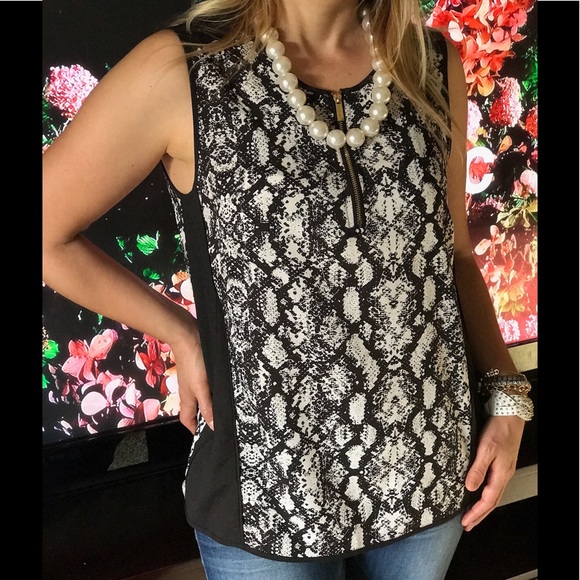 Calvin Klein Sleeveless Top πHOST PICKπ - Picture 4 of 4