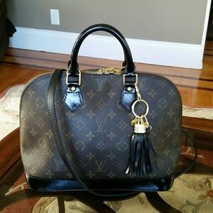Louis Vuitton Bags - Authentic Louis Vuitton Alma PM Black/ Noir Louis Vuitton Bags - Authentic Louis Vuitton Alma PM Black/ Noir