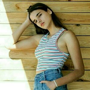 Meet your Posher, Linae