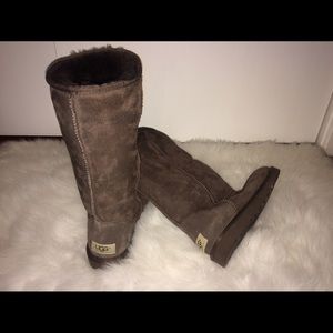 UGG Size 8 Chocolate Classic Tall Boots