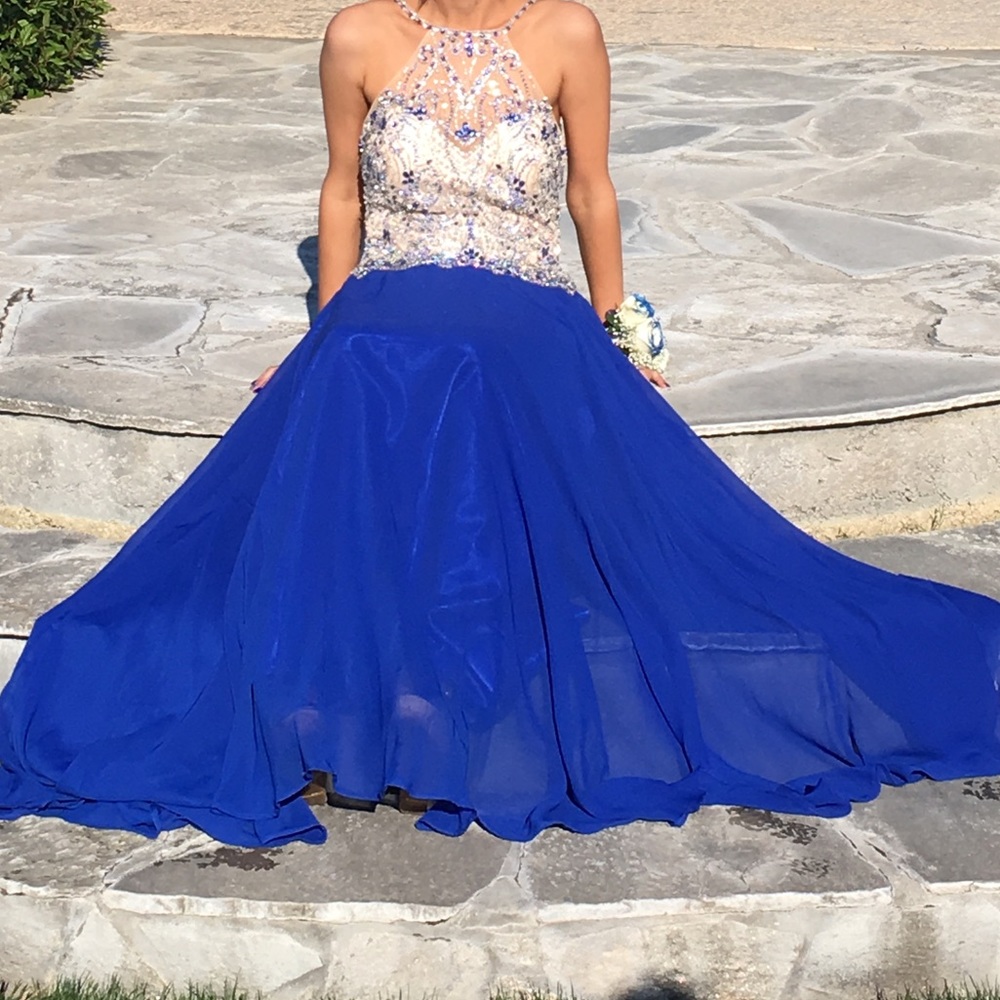 Prom dress - Picture 2 of 3