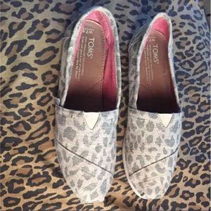 TOMS - ‼️SOLD ON Ⓜ️ERCARI ‼️