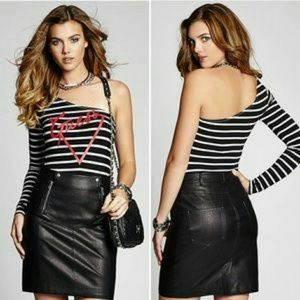 LONG-SLEEVE ONE-SHOULDER -BODYSUIT