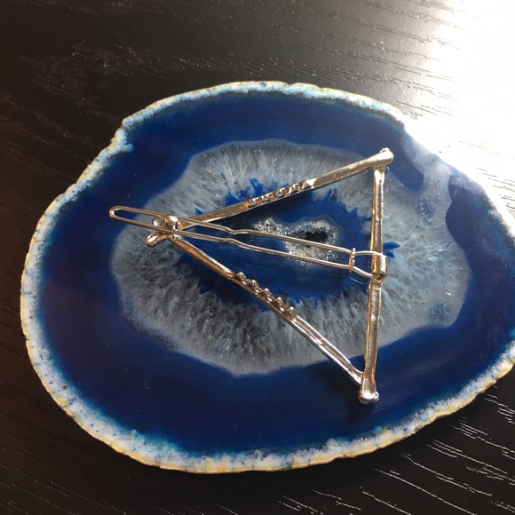Geometric silver triangle hair clip - Picture 2 of 2