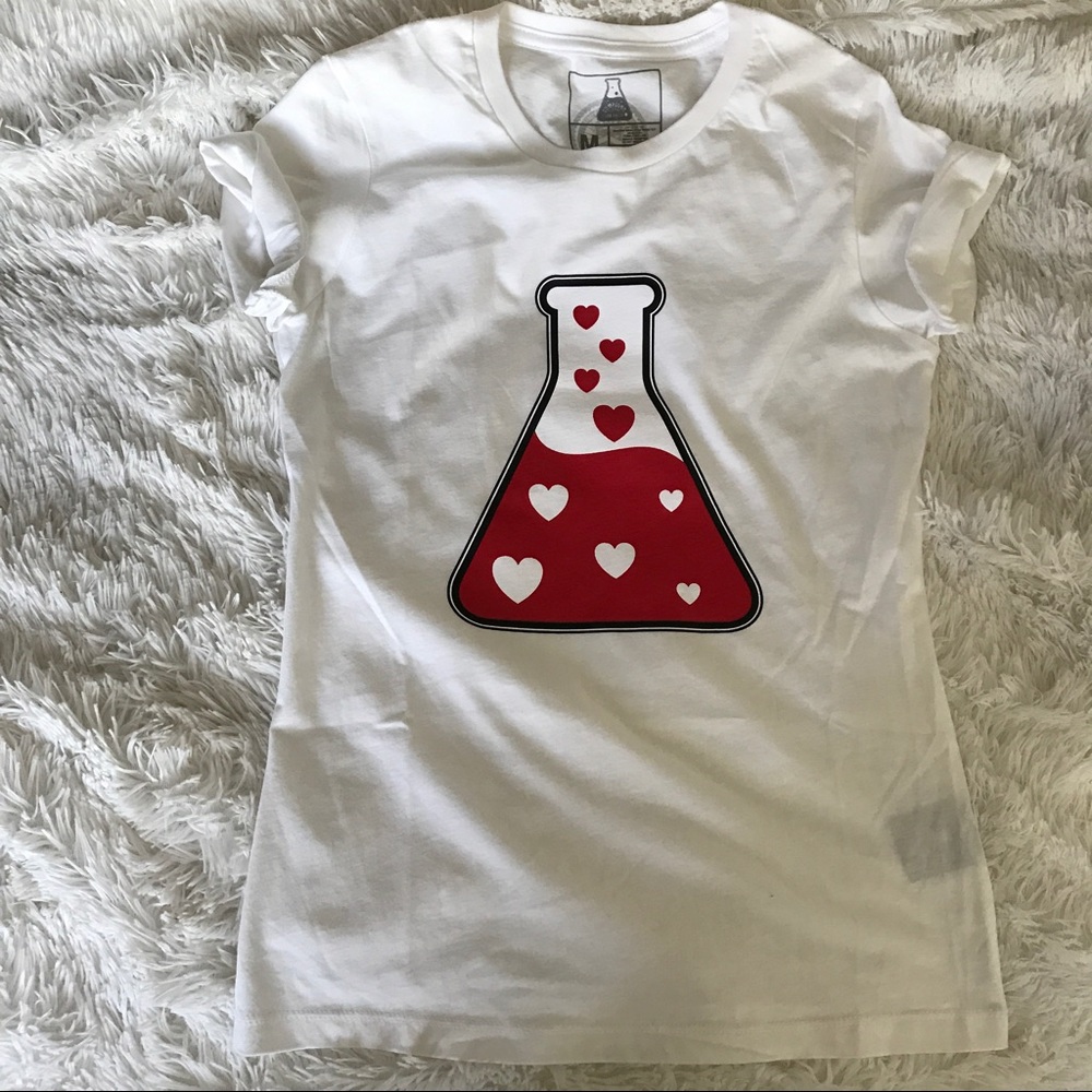 NEW ❤️ LOVE POTION TEE SZ MEDIUM WOMENS - Picture 2 of 8