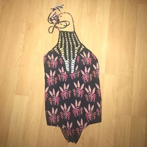 Acacia One Piece Teahupoo in