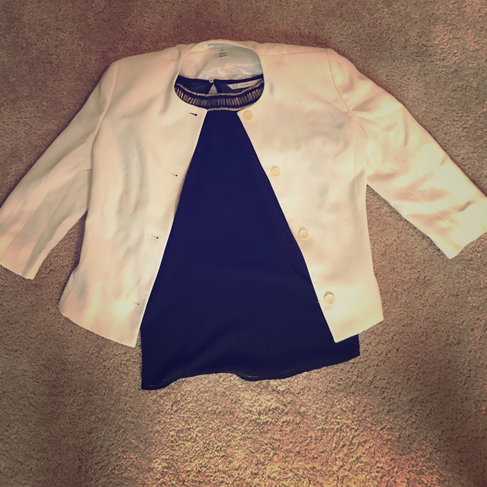 Jones New York White Four Button Blazer