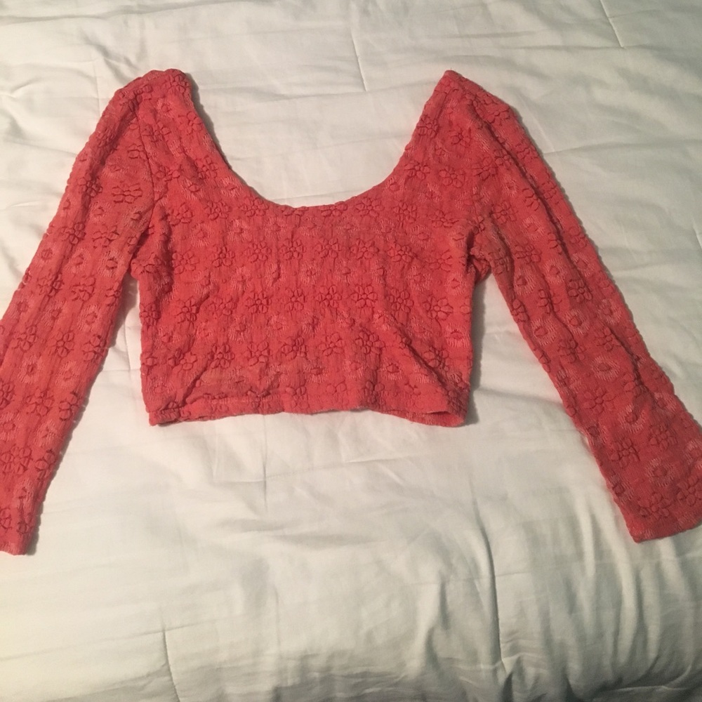 SUPER CUTE PINK LONG SLEEVE CROP TOP