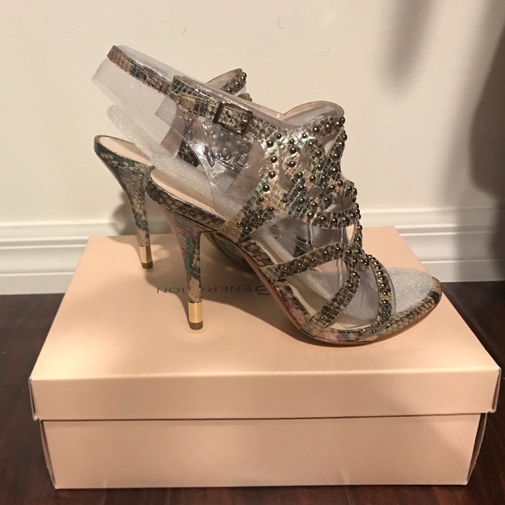 BCBG IRRIDESCENT/ Rainbow snake Sandal ( BG-ILA)