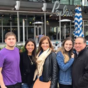 Meet your Posher, Carlos