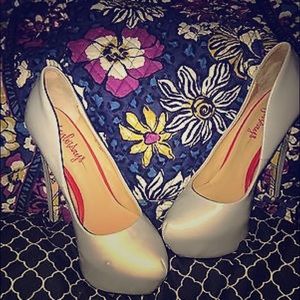 Taylor Says Gray Comic Stilettos