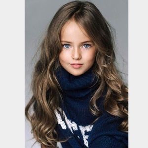 Girls: 20% off 3+ items!