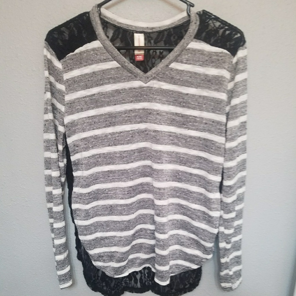 Striped shirt with lace back