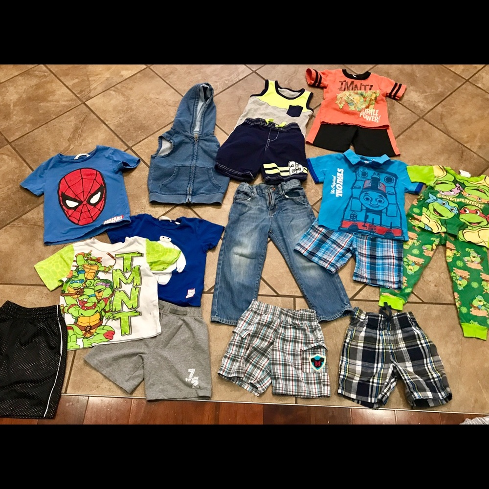 17pc bundle of boys 3T clothes