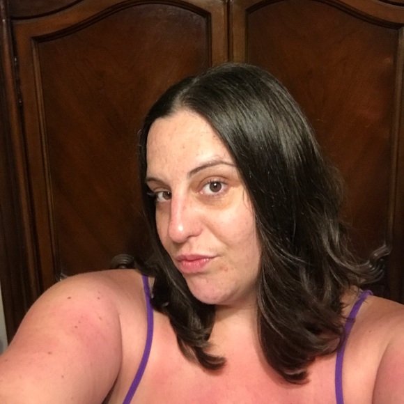 Meet your Posher, Danielle - Picture 3 of 16