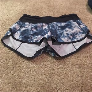 Printed athletic shorts