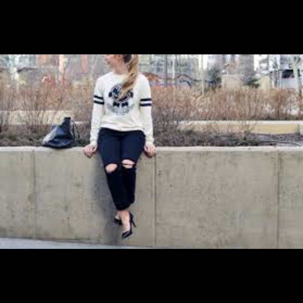 brandy melville "No Bullshit" sweater SOLD OUT - Picture 2 of 2