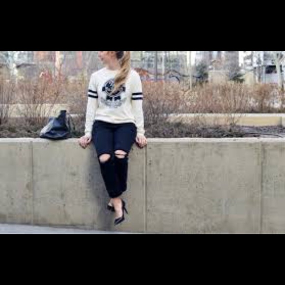 brandy melville "No Bullshit" sweater SOLD OUT - Picture 2 of 2