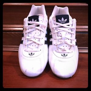 Mens 8 White Adidas Shoes
