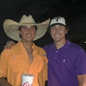 Meet your Posher, Dustin