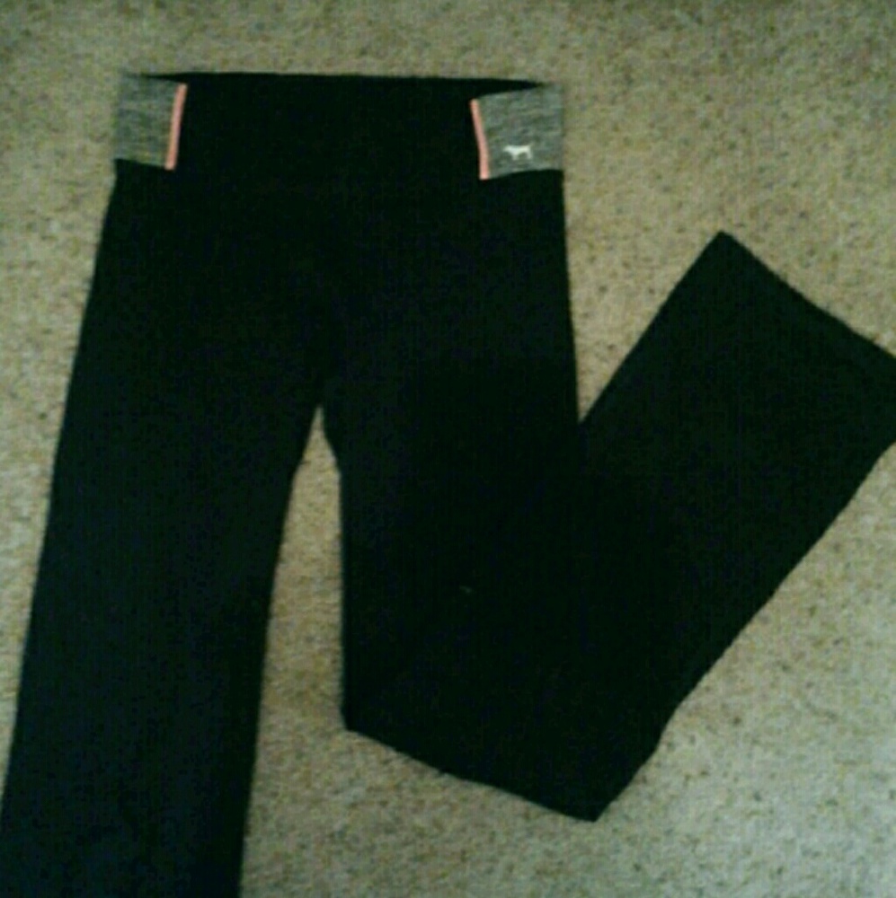 PINK Victoria's Secret yoga pants black w/ pocket