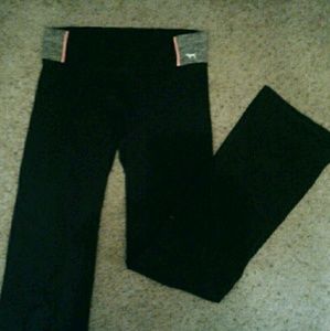 PINK Victoria's Secret yoga pants black w/ pocket