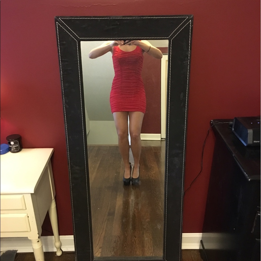 Sexy red party dress! 💃🏽