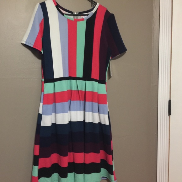 LuLaRoe Dresses & Skirts - LLR Amelia Dress