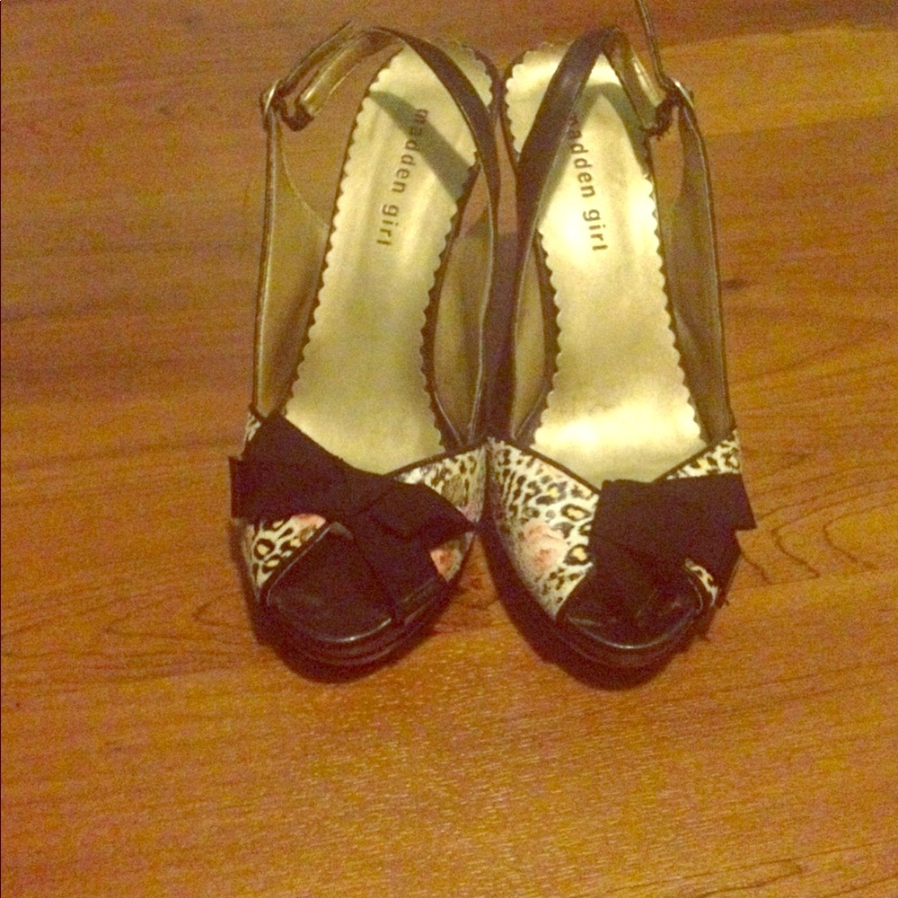 Gorges Black leper printed high heals