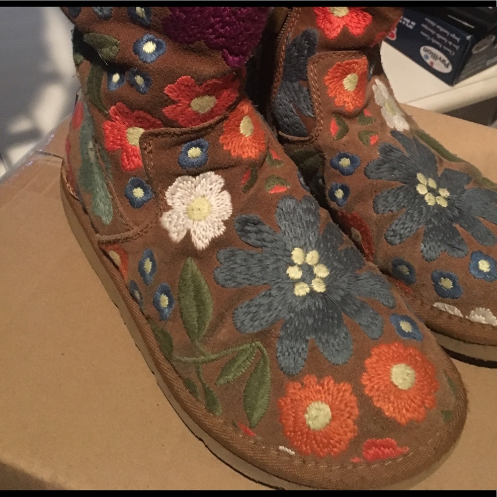 UGG Wahine Women's size 9 Boots!