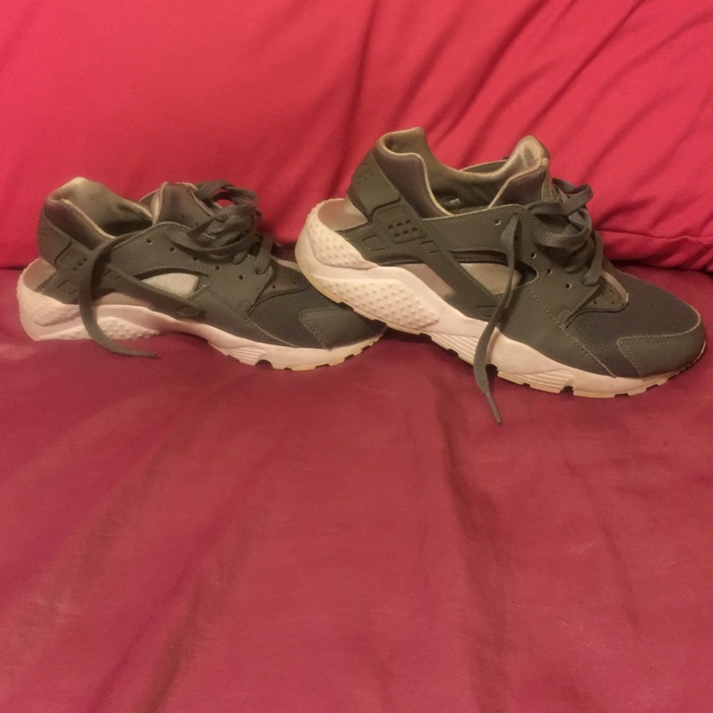 Nike Huarache.Ice grey worn a few time.