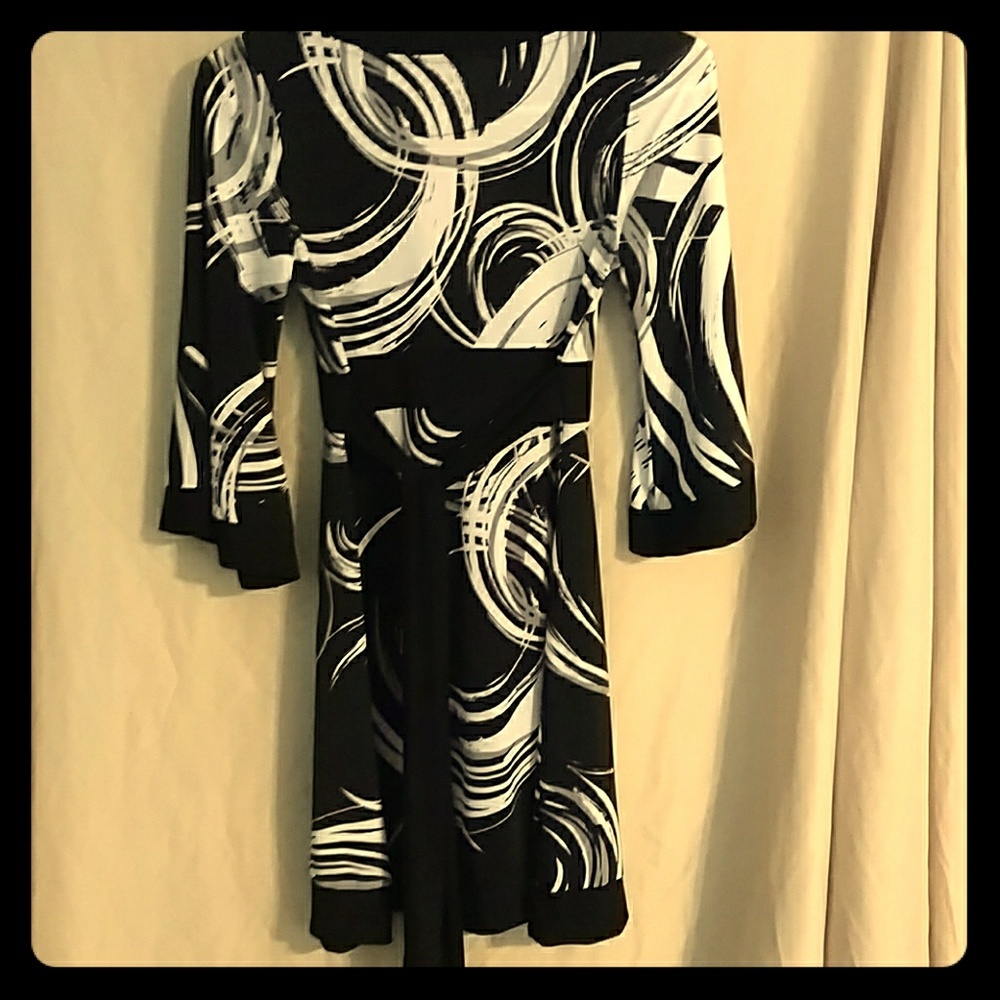 Dress - Picture 2 of 2