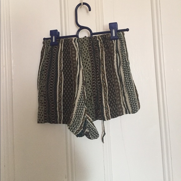 Brandy shorts - Picture 2 of 2