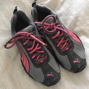 pink and gray pumas