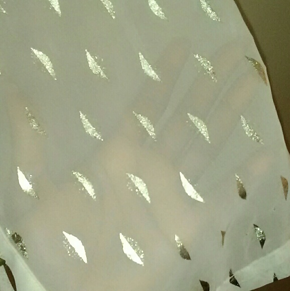 Blouse. - Picture 2 of 7