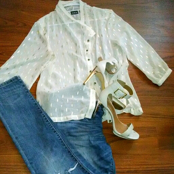 Blouse. - Picture 3 of 7