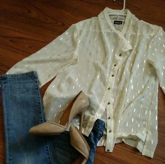 Blouse. - Picture 4 of 7