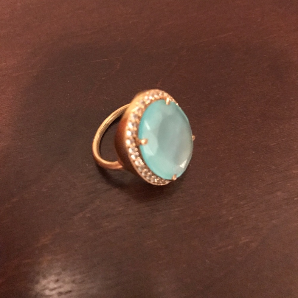 Beautiful ring - Picture 2 of 4