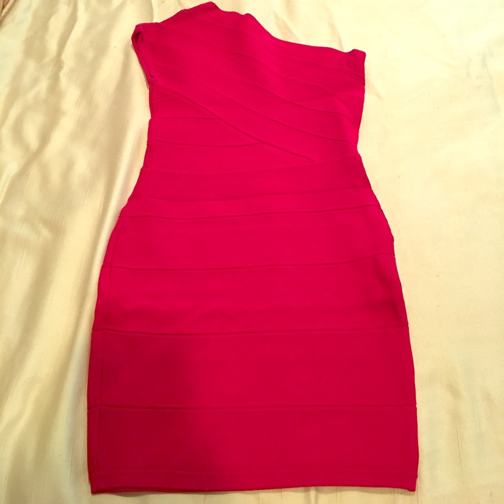 Red One-Shoulder Bandage Dress